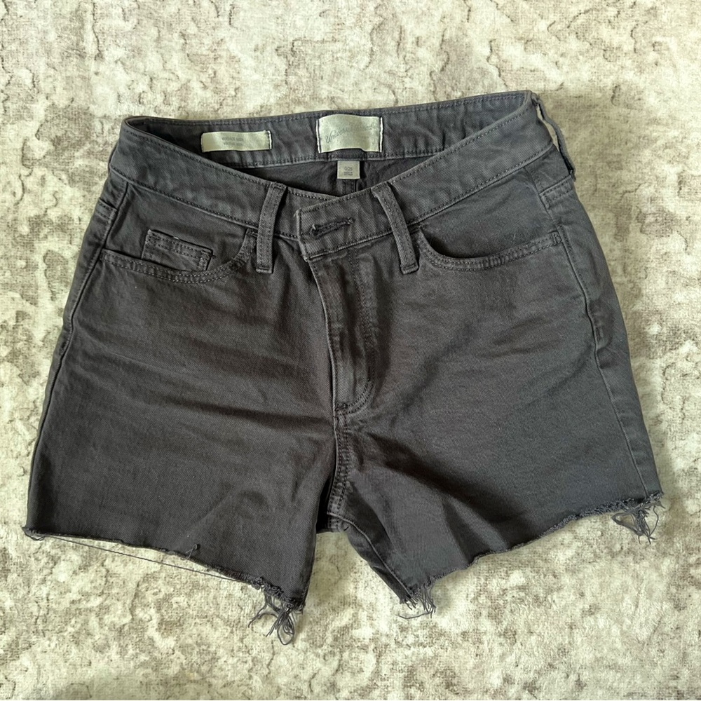 Universal Thread Gray Shorts Vintage Midi Cut-Off